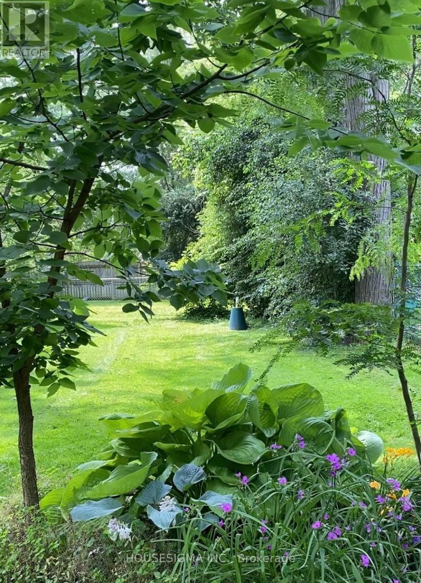 199 Emery Street E, London South, Ontario  N6C 2E3 - Photo 36 - X12535788