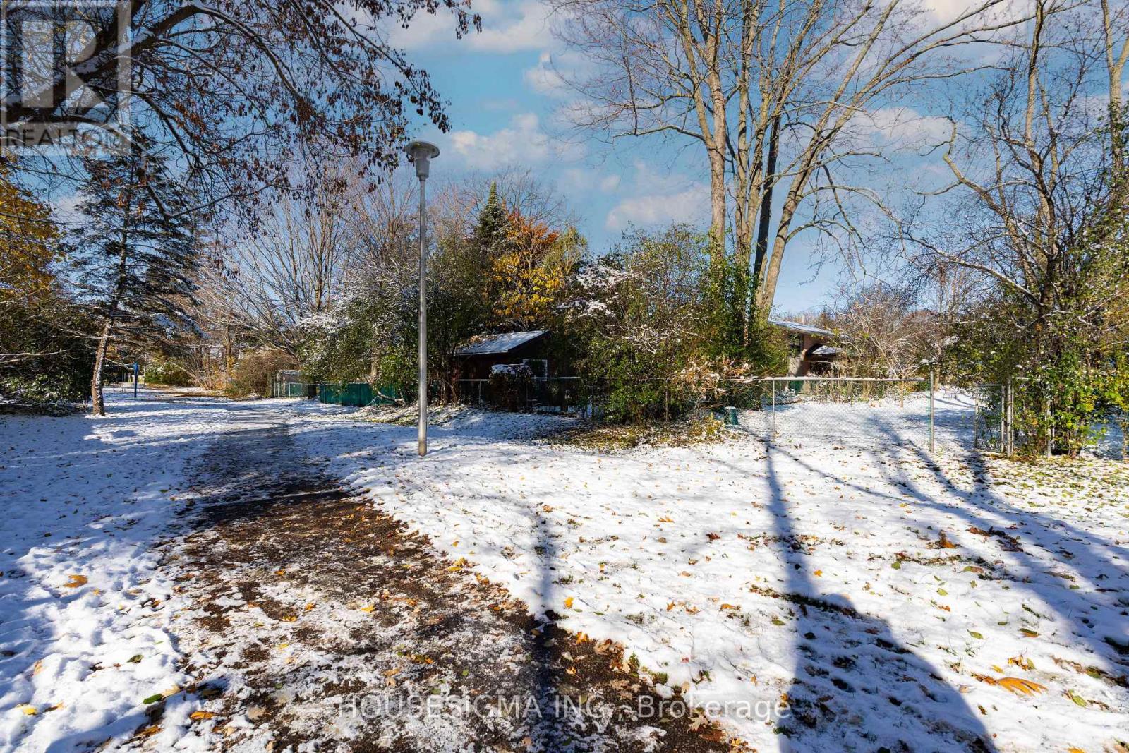 199 Emery Street E, London South, Ontario  N6C 2E3 - Photo 42 - X12535788