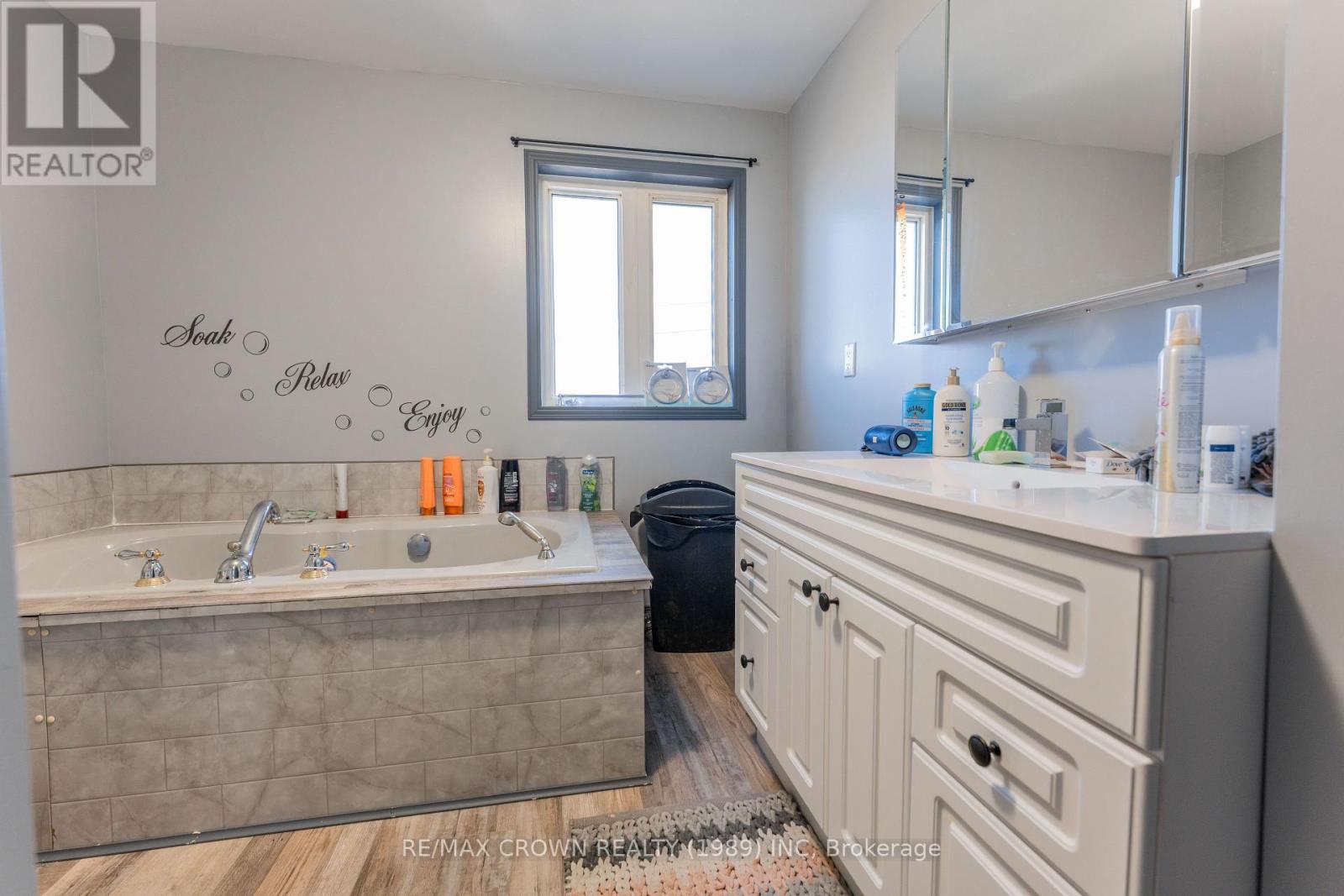 16 Shallow Lake Road E, Mattice-Val Cote, Ontario  P0L 1T0 - Photo 25 - T12535802