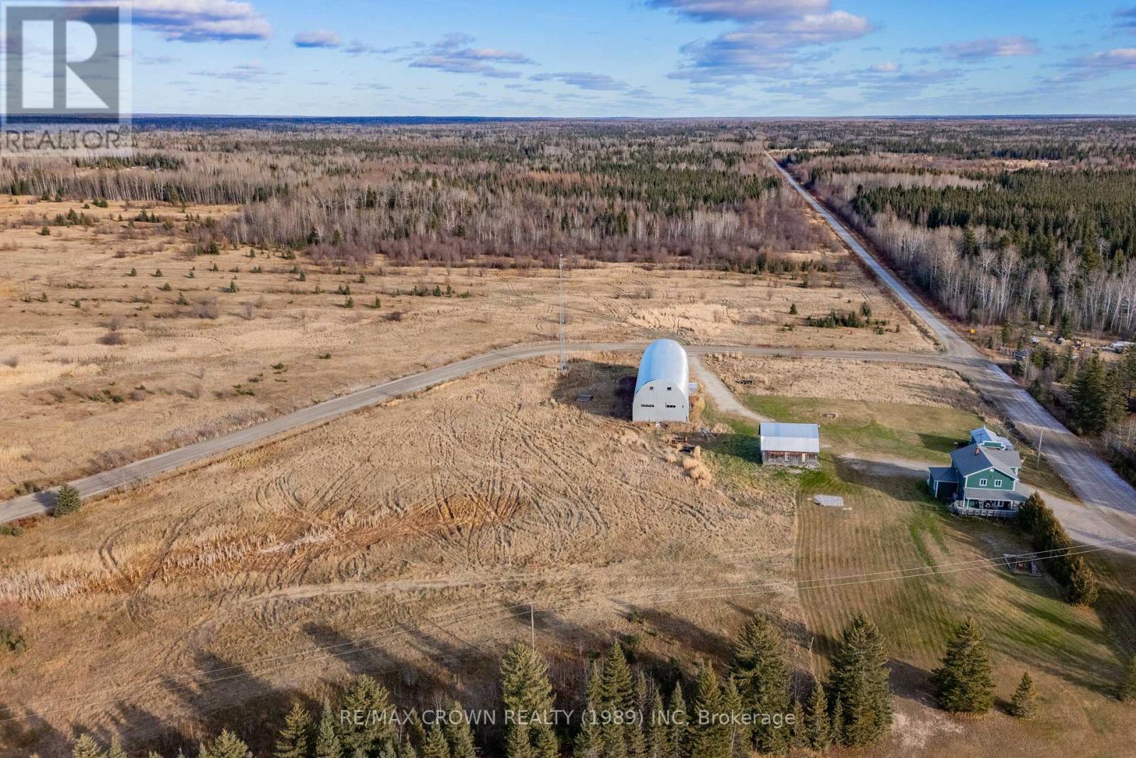 16 Shallow Lake Road E, Mattice-Val Cote, Ontario  P0L 1T0 - Photo 3 - T12535802