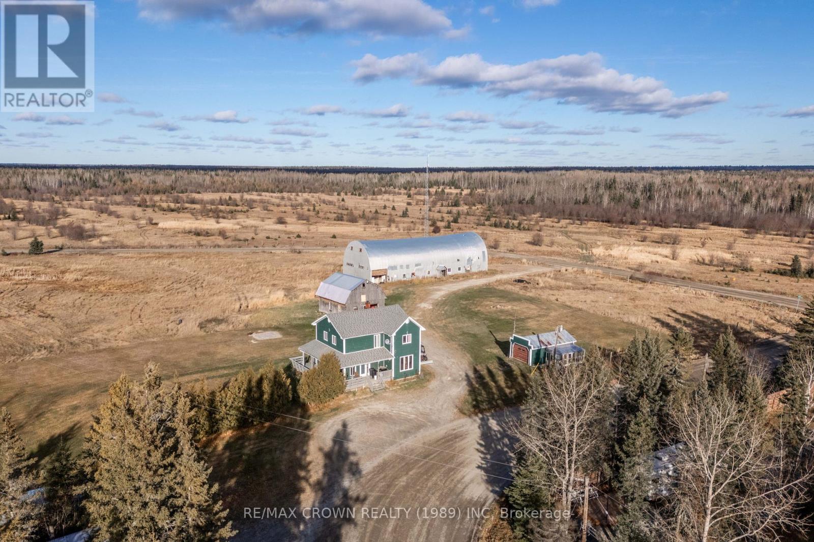 16 Shallow Lake Road E, Mattice-Val Cote, Ontario  P0L 1T0 - Photo 4 - T12535802