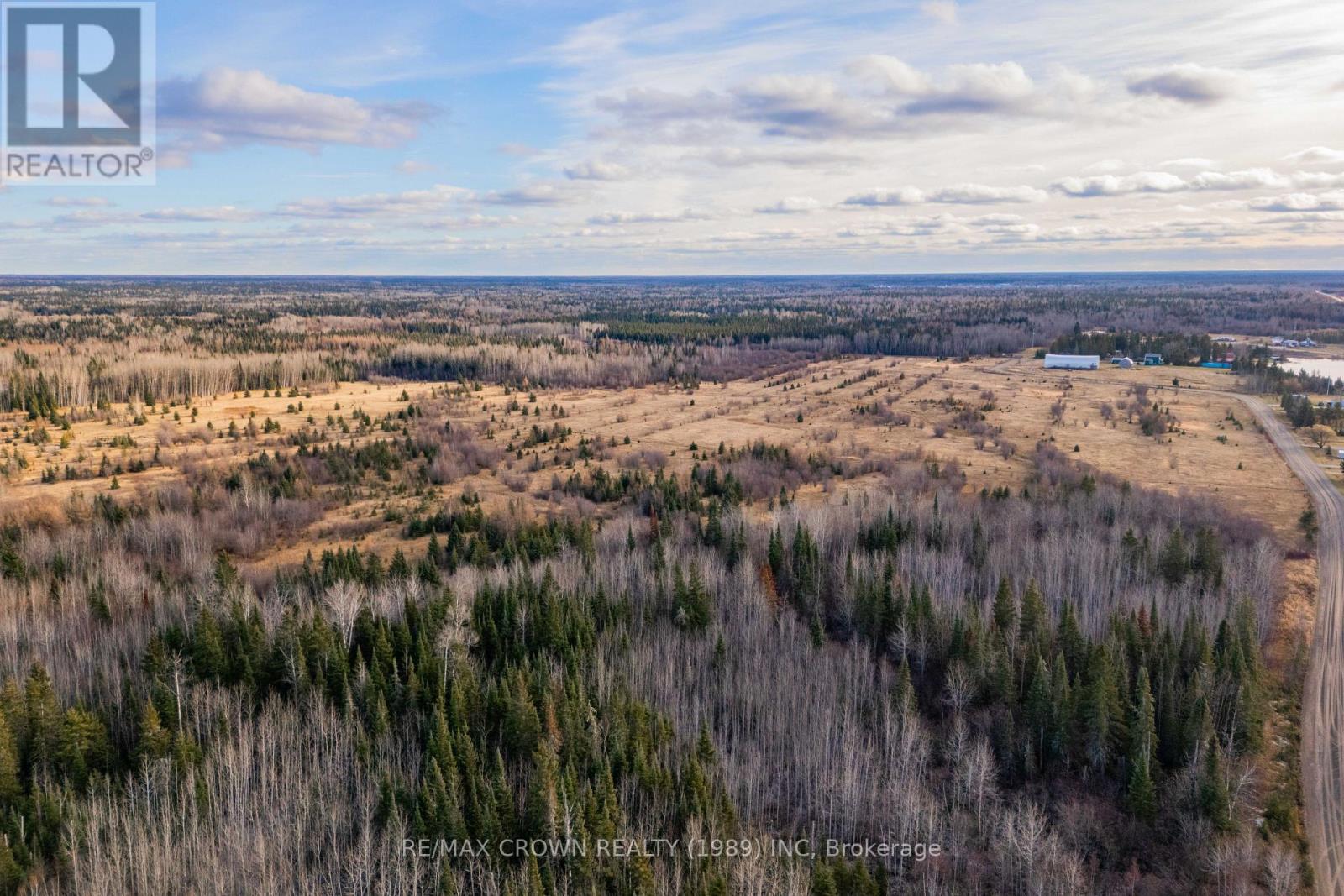 16 Shallow Lake Road E, Mattice-Val Cote, Ontario  P0L 1T0 - Photo 6 - T12535802