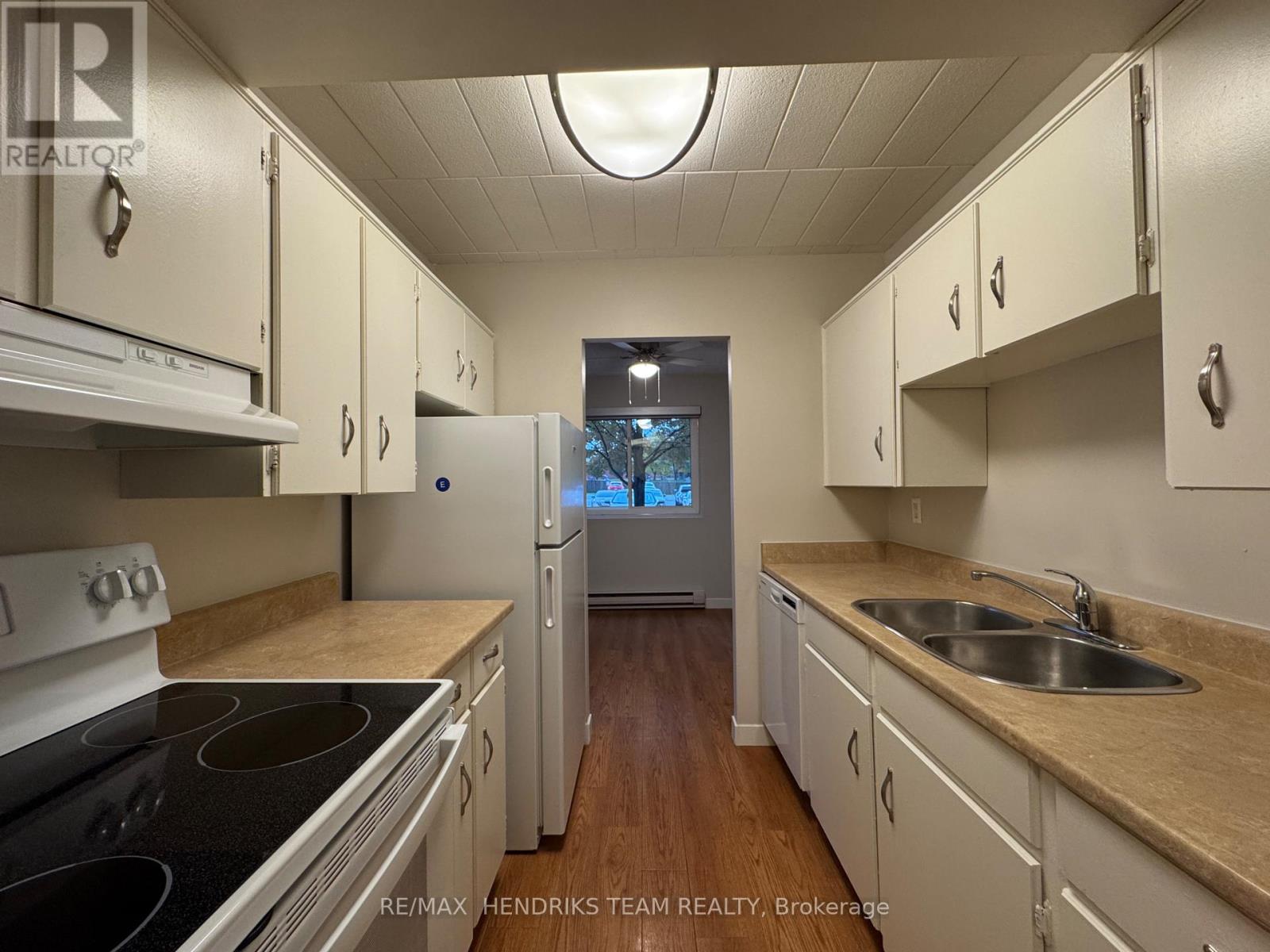 A105 - 19a High Street, Fort Erie, Ontario  L2A 3P6 - Photo 2 - X12535822