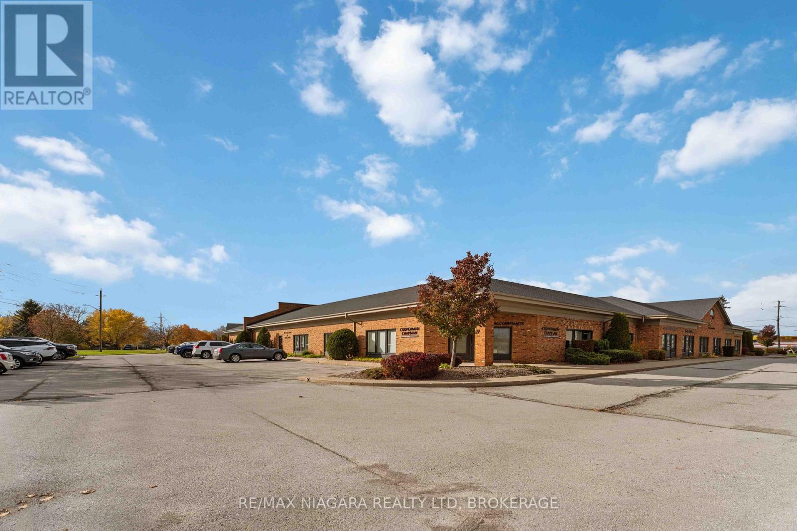 22 - 235 Martindale Road, St. Catharines, Ontario L2W 1A5 - Photo 2 - X12535878