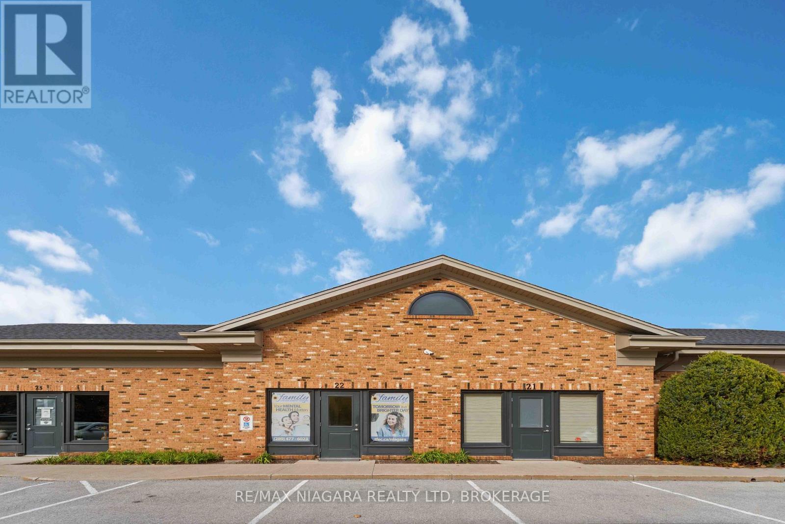 22 - 235 Martindale Road, St. Catharines, Ontario L2W 1A5 - Photo 4 - X12535878