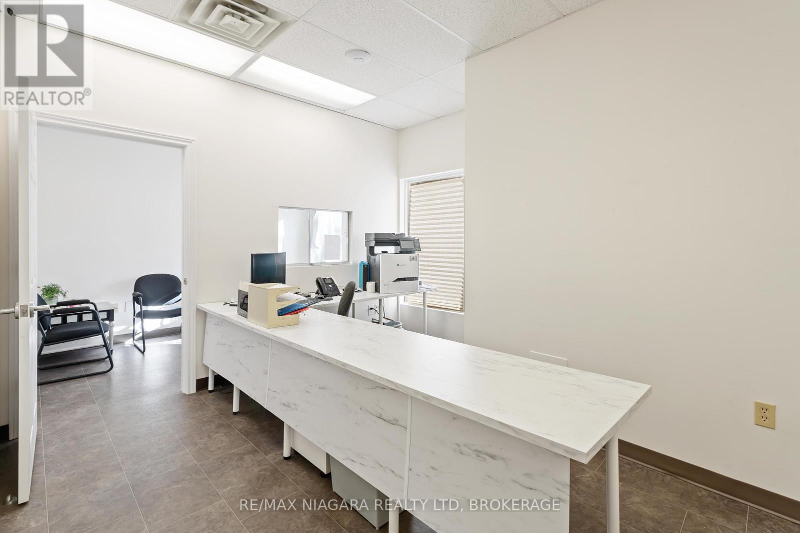 22 - 235 Martindale Road, St. Catharines, Ontario L2W 1A5 - Photo 9 - X12535878