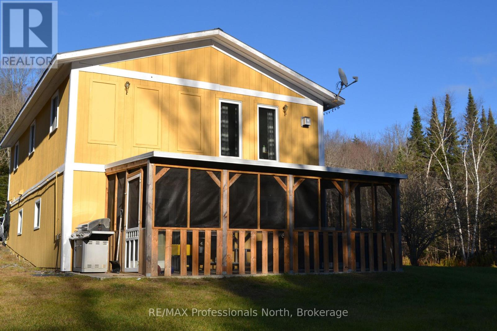 2315 Aspdin Road, Huntsville, Ontario  P0B 1M0 - Photo 2 - X12535840