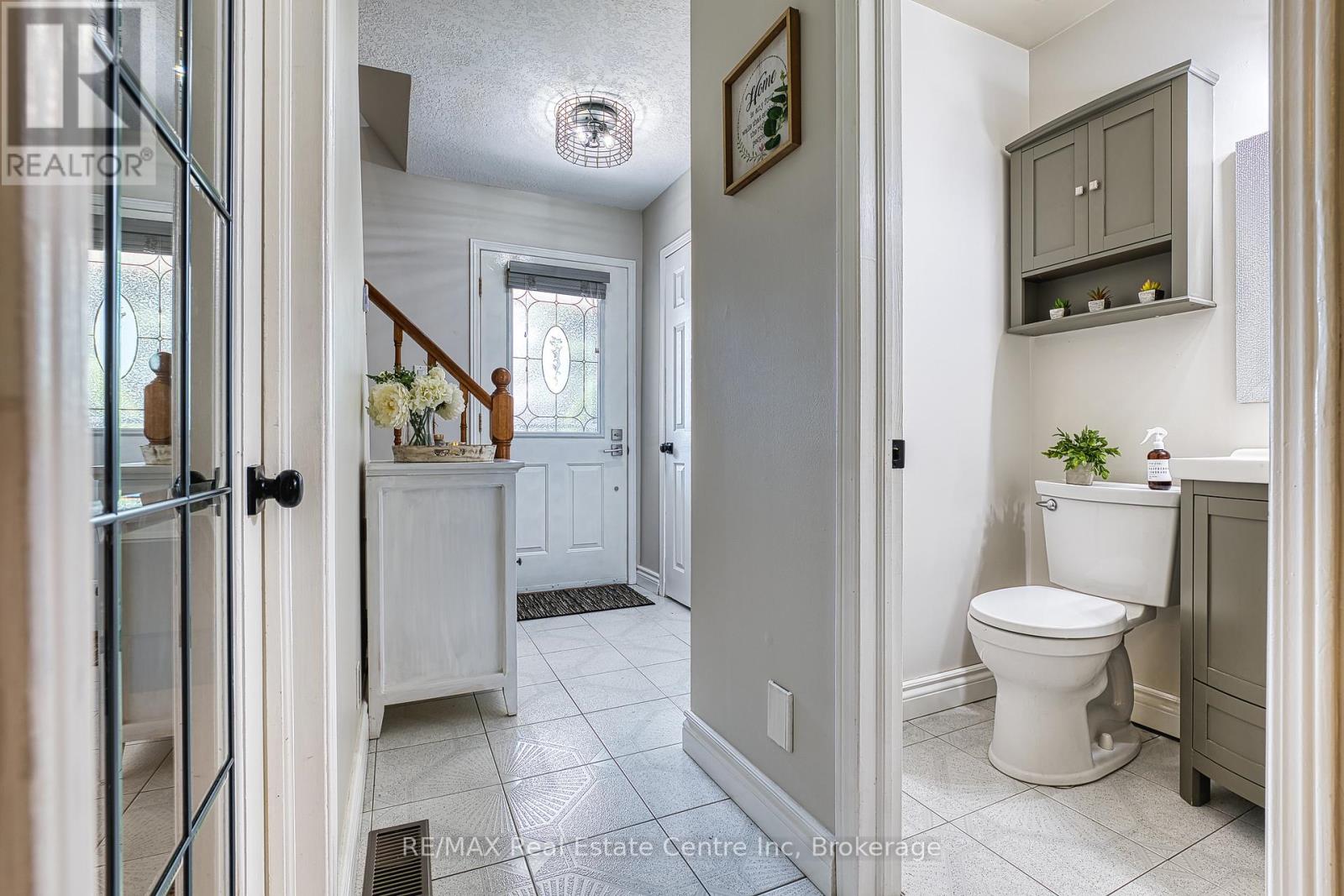 6617 Third Line, Centre Wellington, Ontario  N1M 2W4 - Photo 4 - X12535856