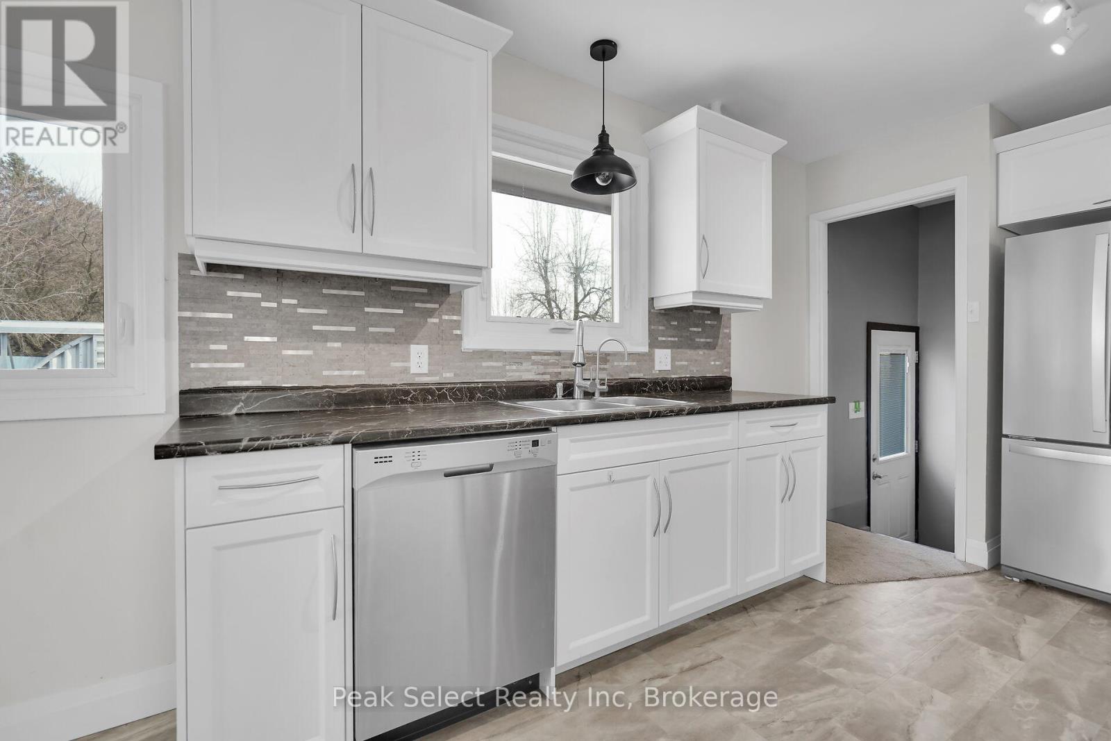 20328 Fairview Road, Thames Centre, Ontario  N0M 2P0 - Photo 9 - X12535862