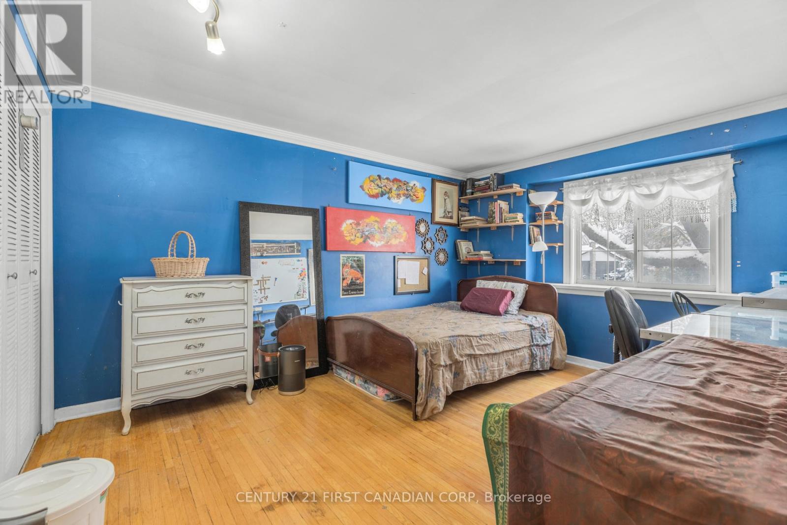 Photo 14 of 29 for 636 Glengyle Crescent