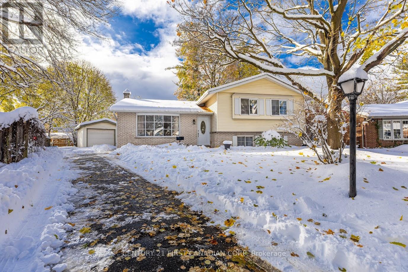 636 Glengyle Crescent, London North, Ontario  N5X 1X7 - Photo 2 - X12535056