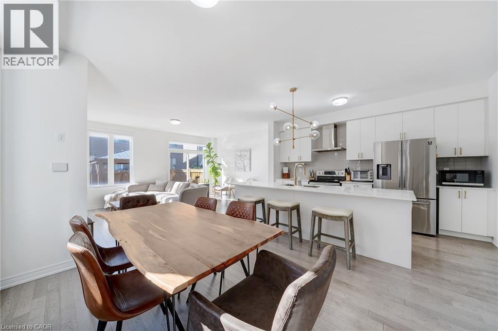 1264 Chee Chee Landing, Milton, Ontario  L9E 1L1 - Photo 2 - 40787361