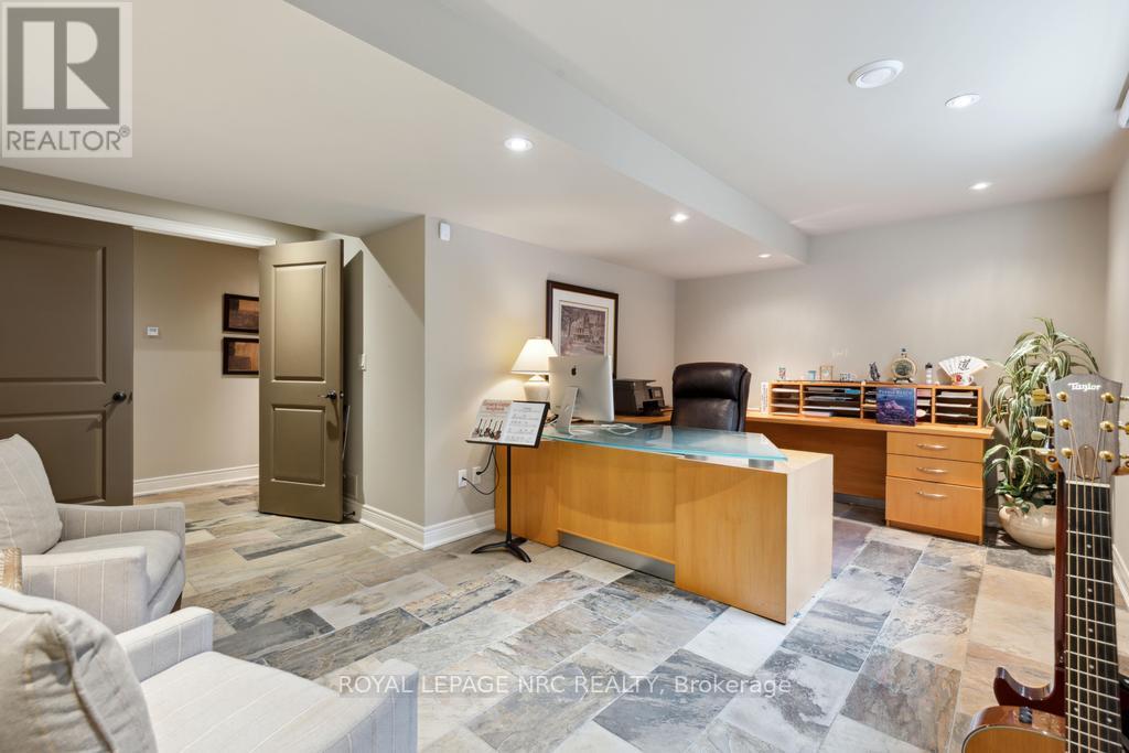 115 Riverdale Drive, St. Catharines, Ontario  L2R 4C1 - Photo 39 - X12446725