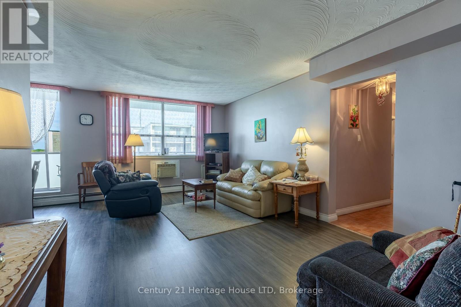 904 - 359 Geneva Street, St. Catharines, Ontario L2N 2G5 - Photo 8 - X12467090