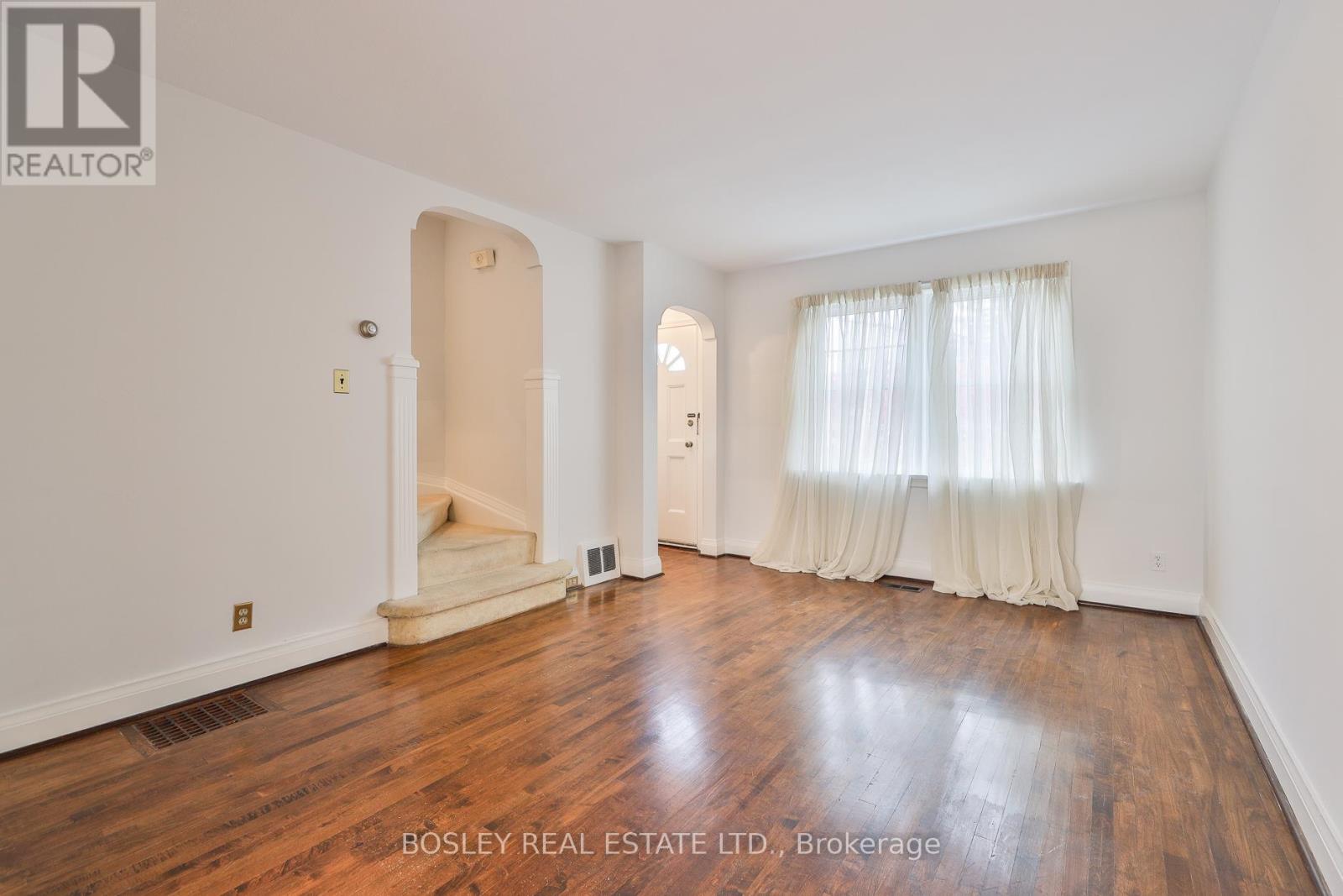 340 Laird Drive, Toronto, Ontario  M4G 3X9 - Photo 3 - C12535786