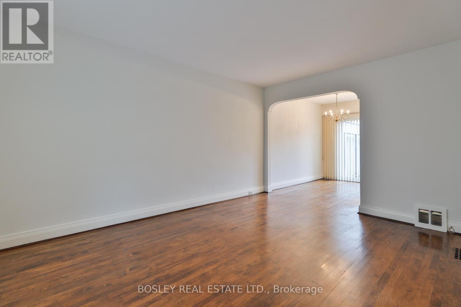 340 Laird Drive, Toronto, Ontario  M4G 3X9 - Photo 4 - C12535786