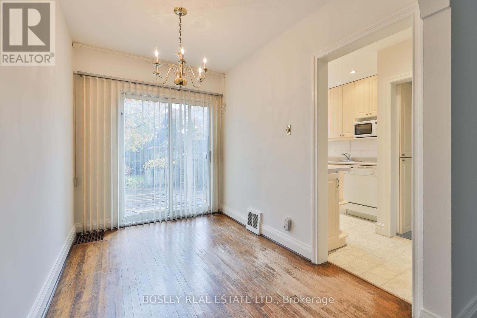 340 Laird Drive, Toronto, Ontario  M4G 3X9 - Photo 6 - C12535786