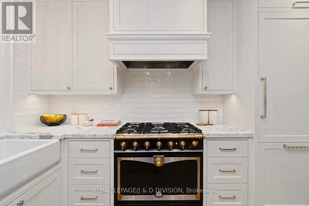 146 Balmoral Avenue, Toronto, Ontario  M4V 1J4 - Photo 13 - C12535790