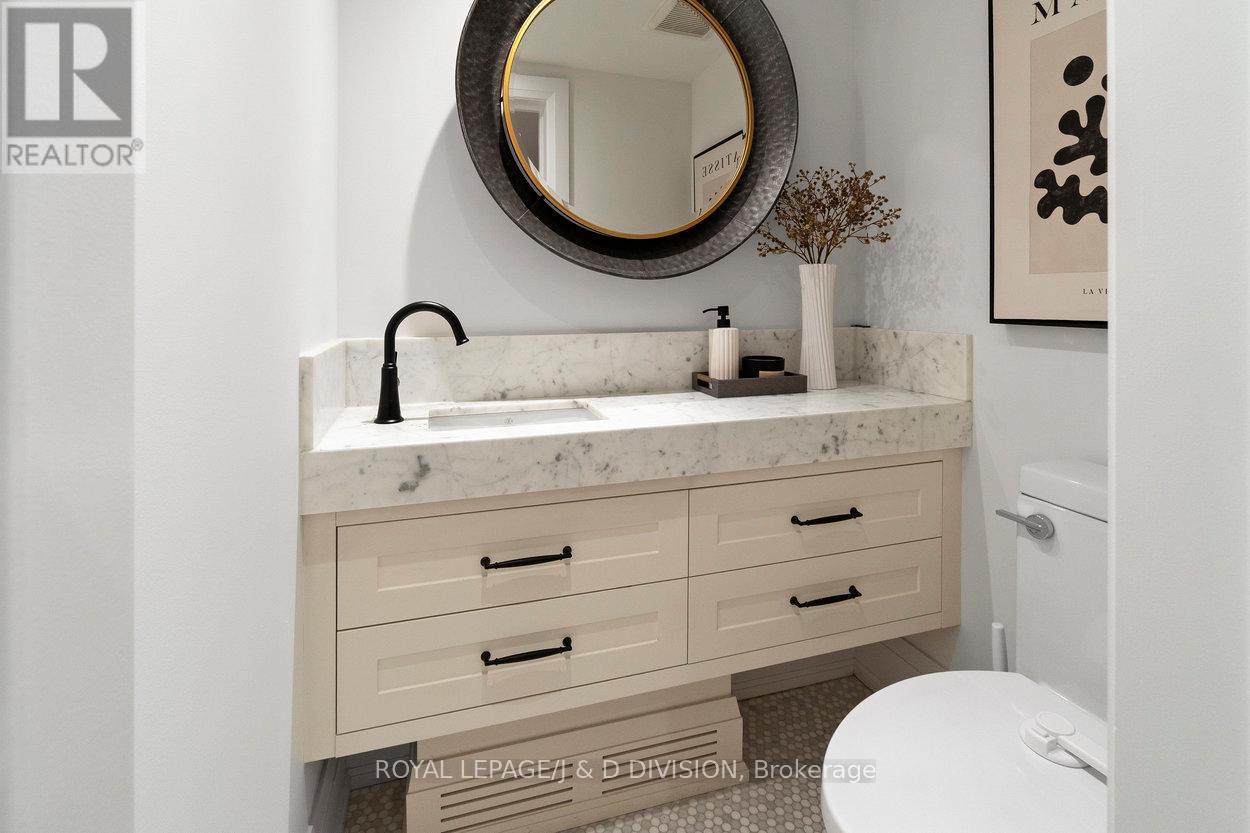 146 Balmoral Avenue, Toronto, Ontario  M4V 1J4 - Photo 6 - C12535790