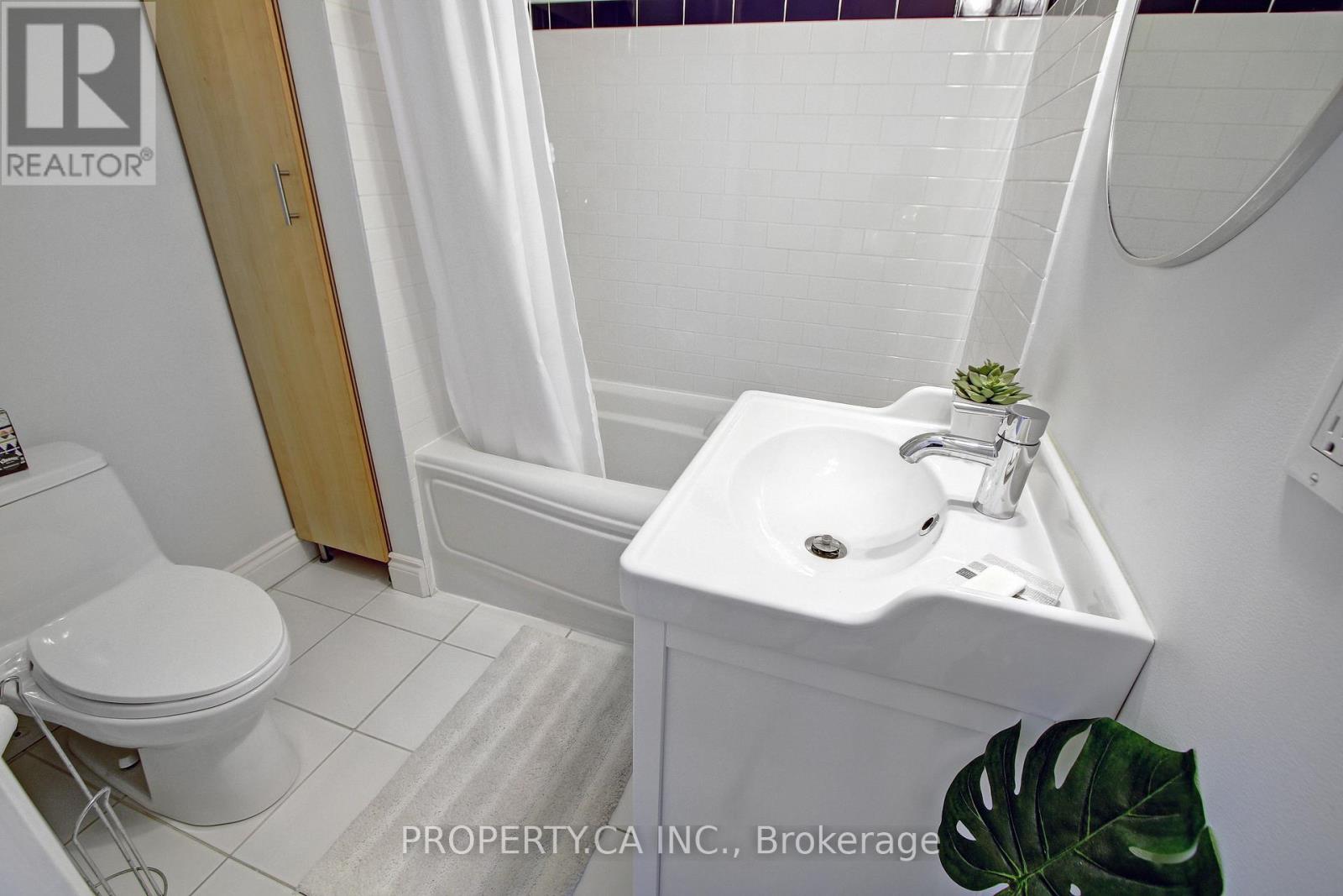 B - 42 Shank Street, Toronto, Ontario  M6J 3T9 - Photo 20 - C12535794