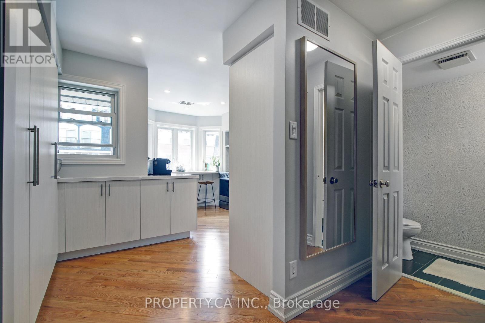 B - 42 Shank Street, Toronto, Ontario  M6J 3T9 - Photo 8 - C12535794