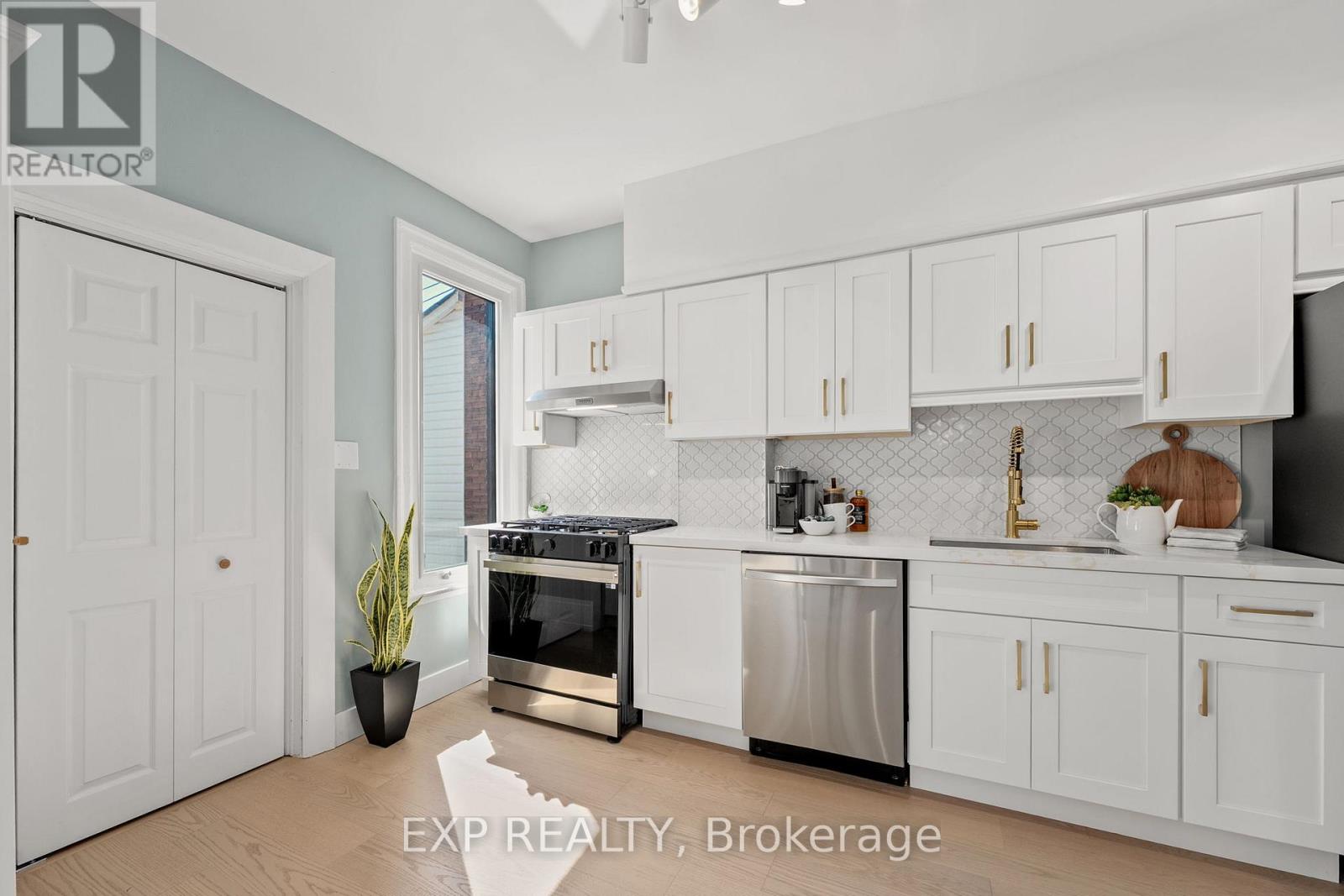 29 Grace Street, Toronto, Ontario  M6J 2S4 - Photo 12 - C12535812