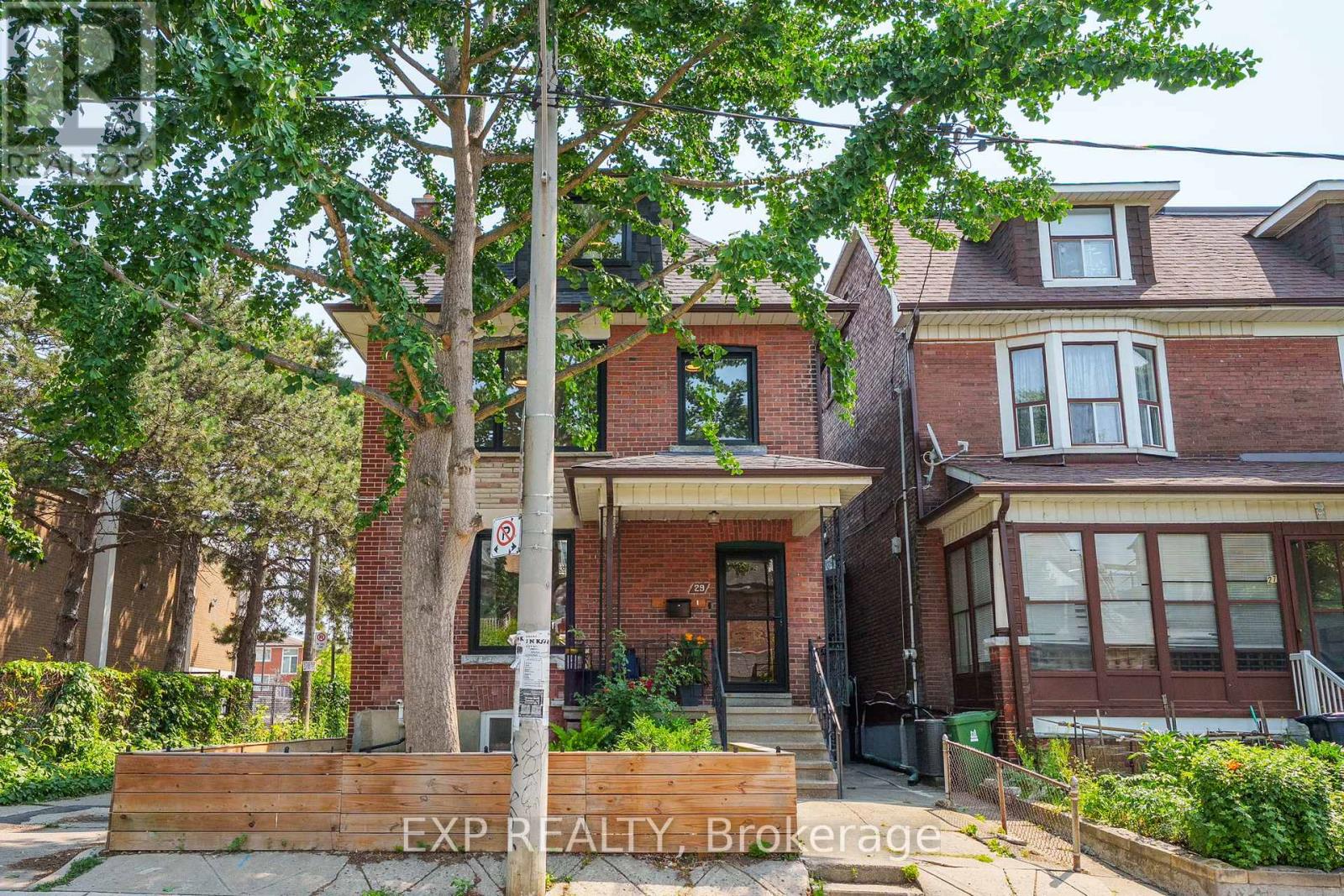 29 Grace Street, Toronto, Ontario  M6J 2S4 - Photo 2 - C12535812