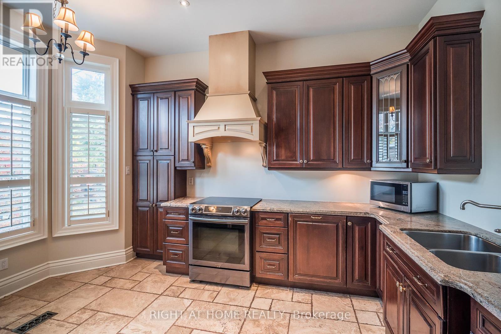 161 Cranbrooke Avenue, Toronto, Ontario  M5M 1M6 - Photo 16 - C12535852