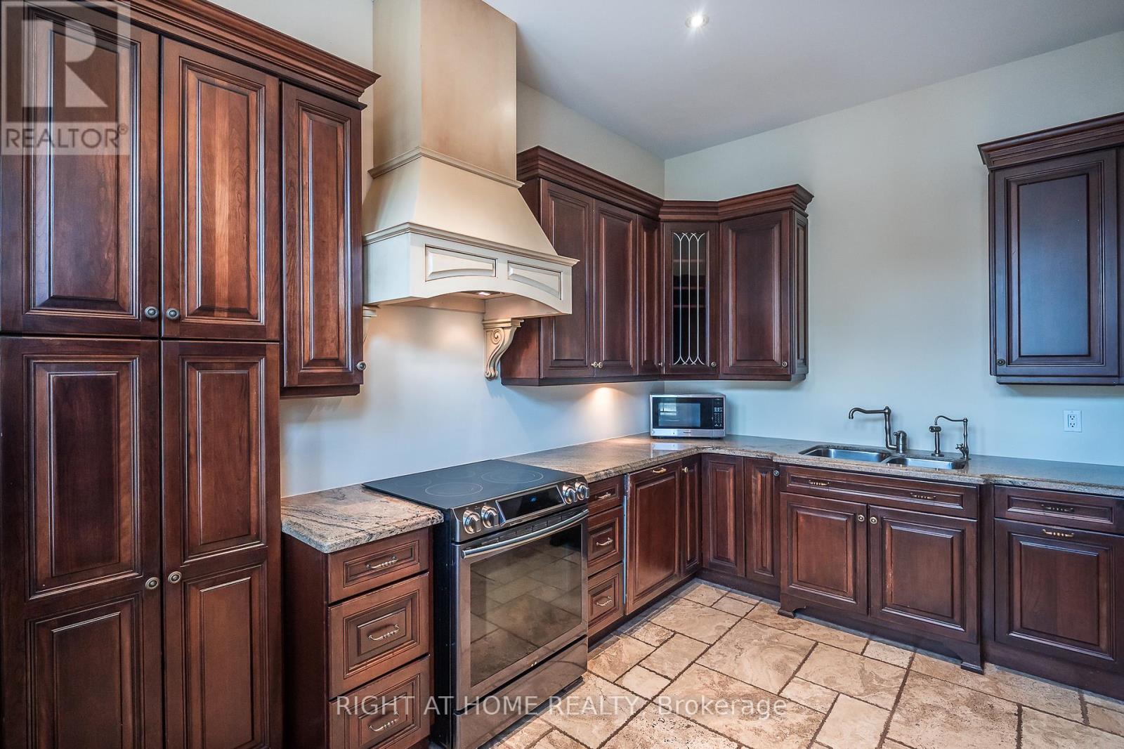 161 Cranbrooke Avenue, Toronto, Ontario  M5M 1M6 - Photo 18 - C12535852