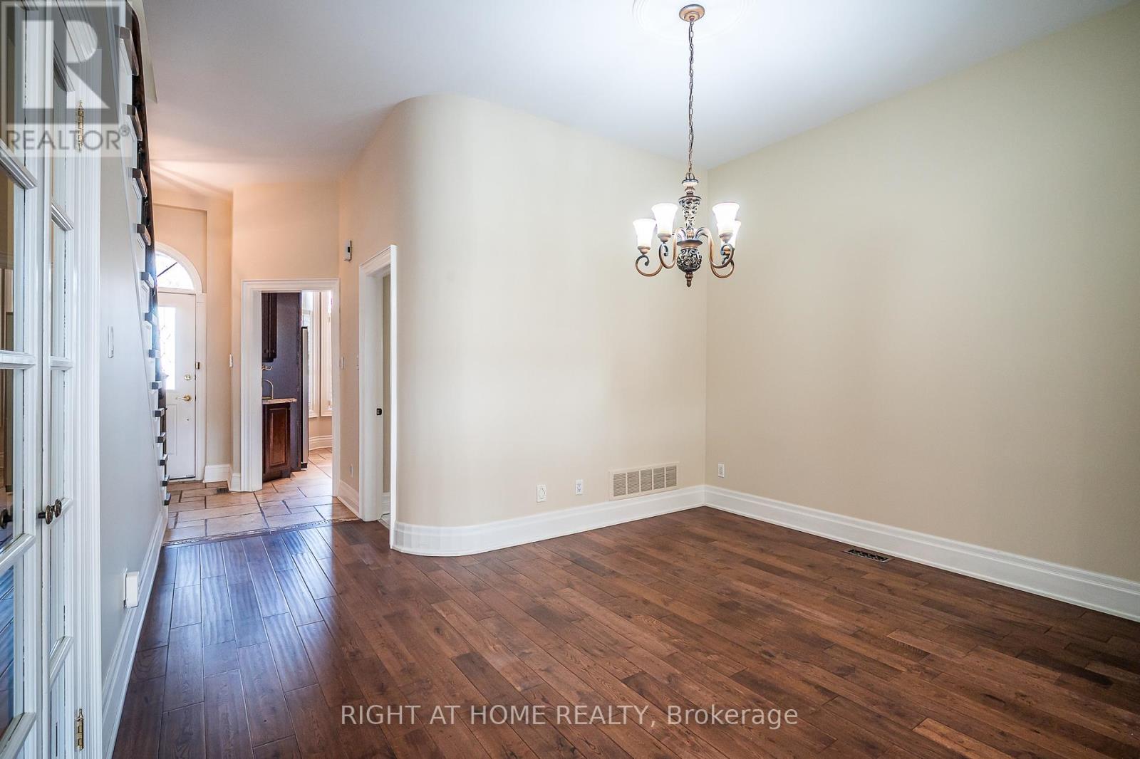 161 Cranbrooke Avenue, Toronto, Ontario  M5M 1M6 - Photo 8 - C12535852