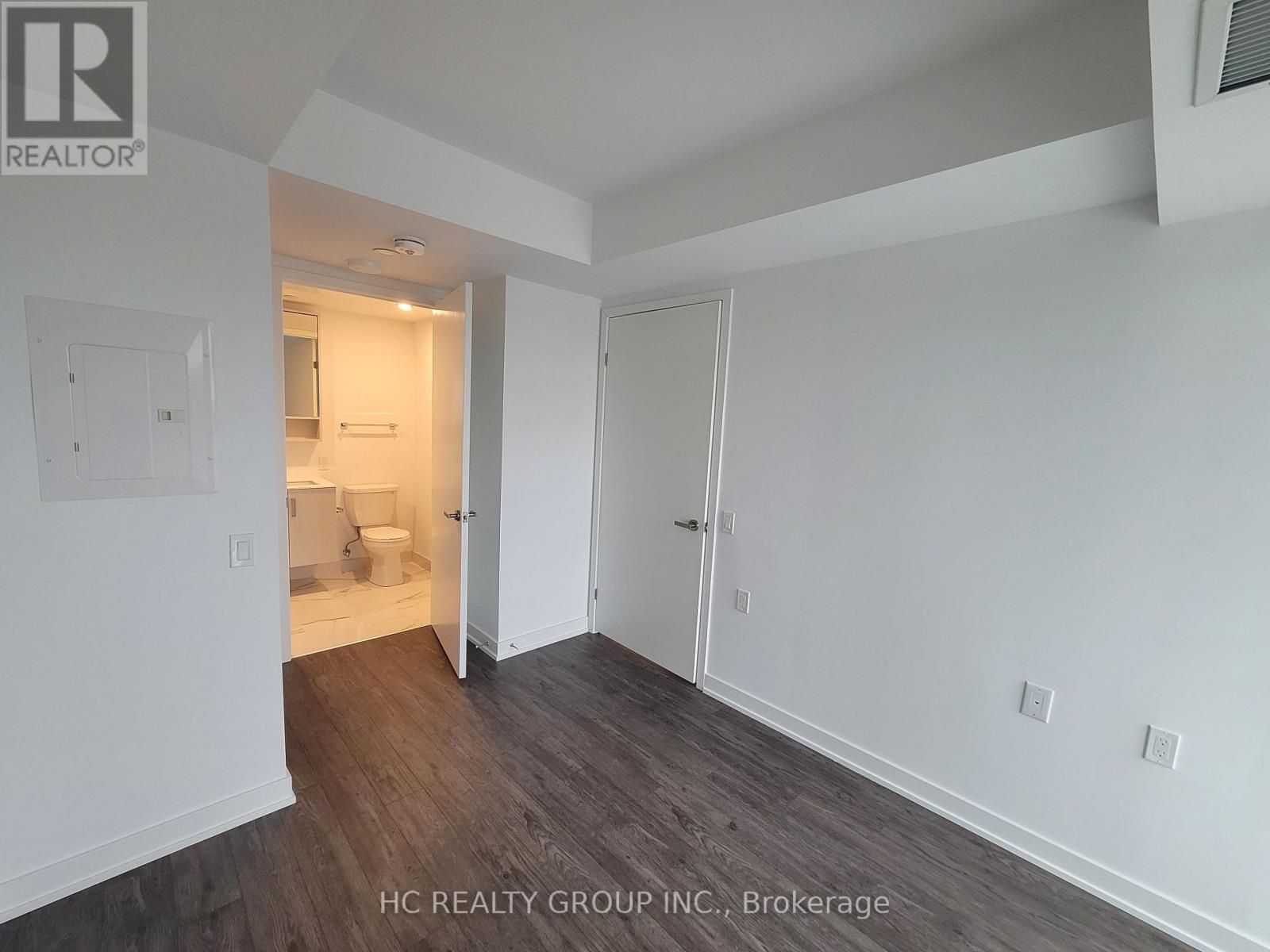 2207 - 88 Queen Street E, Toronto, Ontario  M5C 0B6 - Photo 7 - C12535876