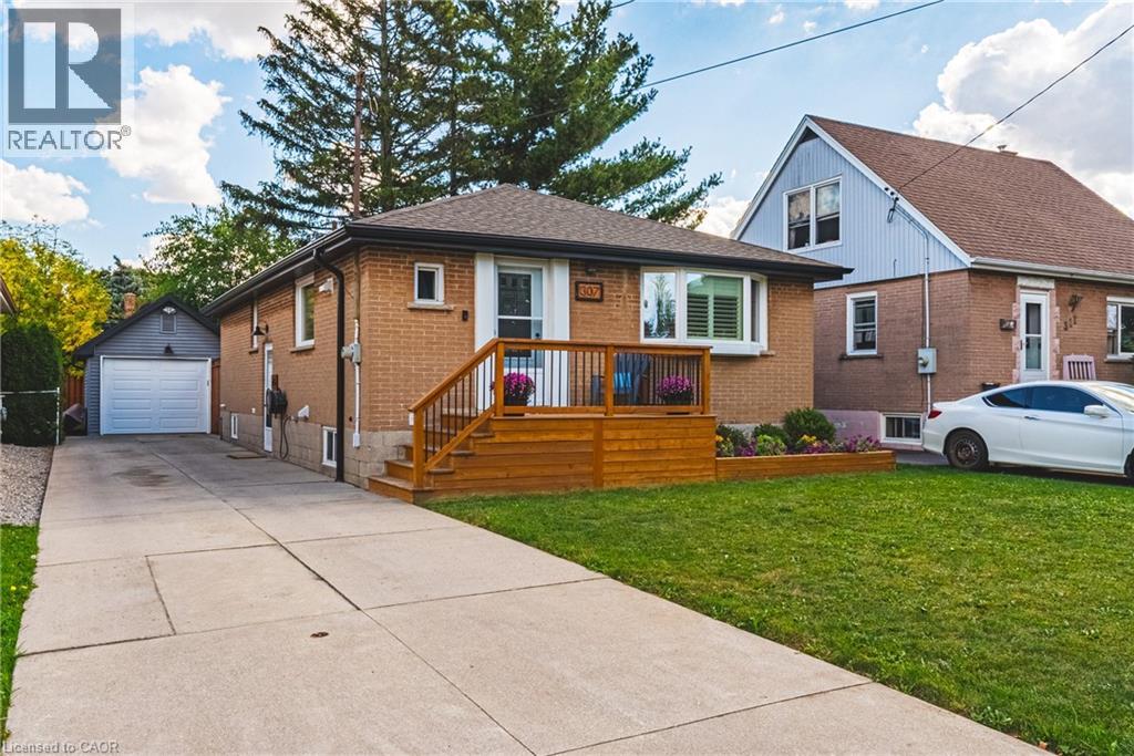 307 East 33rd Street, Hamilton, Ontario  L8V 3T9 - Photo 9 - 40787031