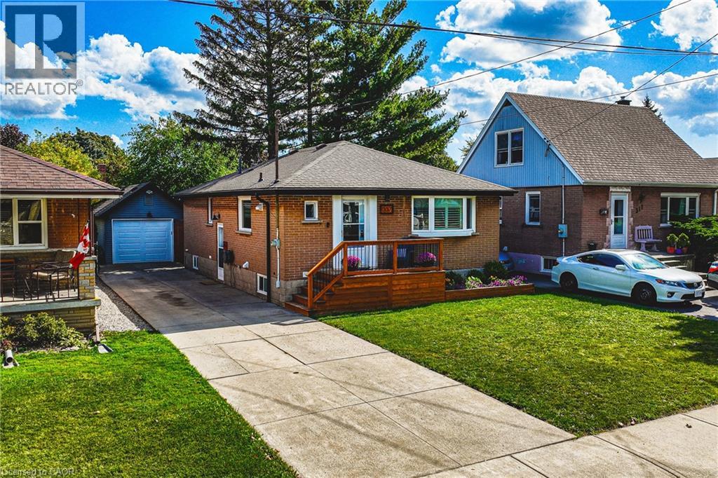 307 East 33rd Street, Hamilton, Ontario  L8V 3T9 - Photo 4 - 40787031