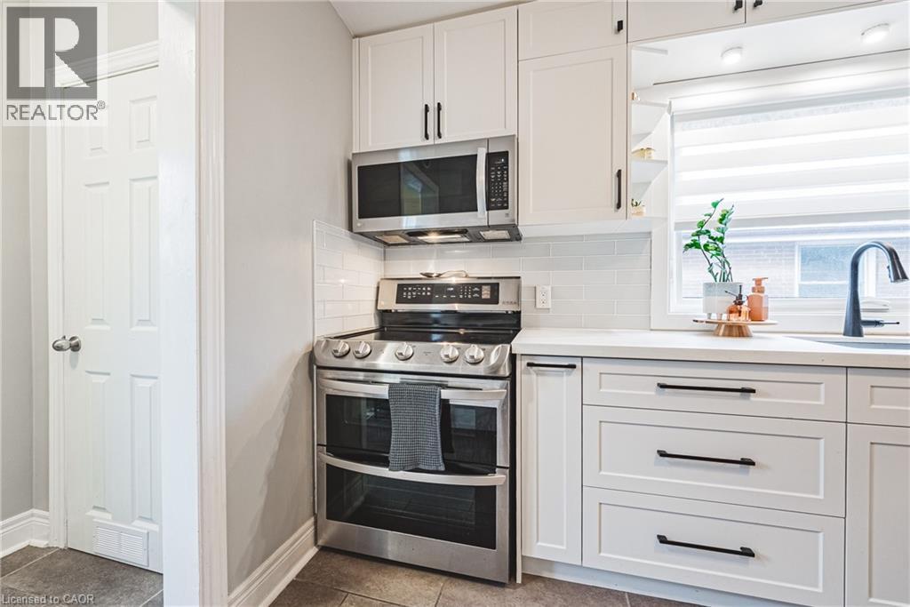 307 East 33rd Street, Hamilton, Ontario  L8V 3T9 - Photo 14 - 40787031
