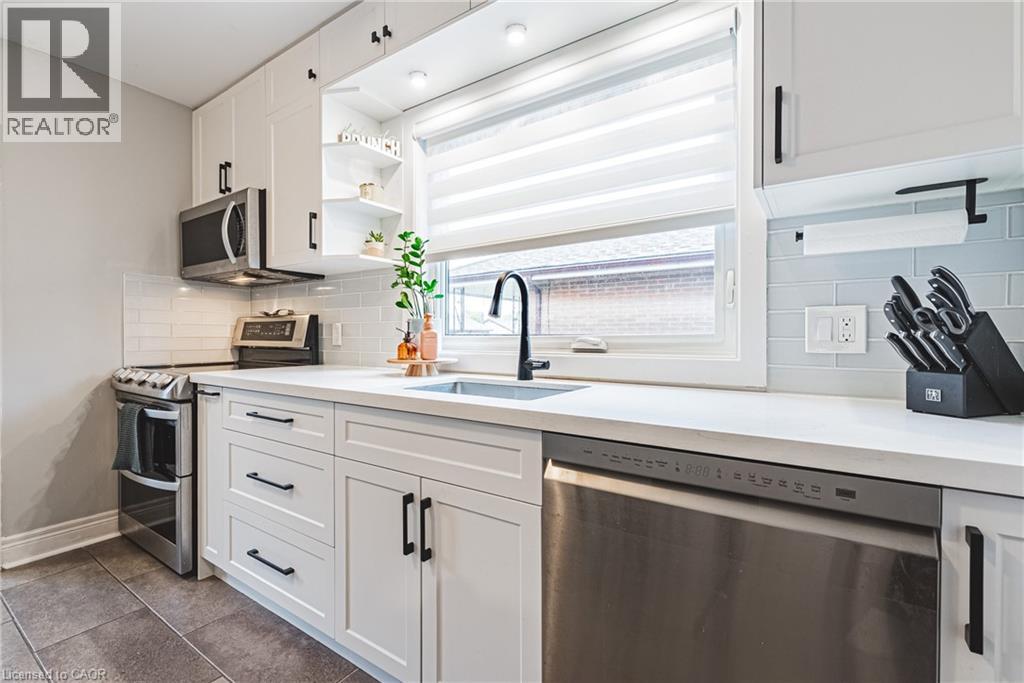 307 East 33rd Street, Hamilton, Ontario  L8V 3T9 - Photo 13 - 40787031