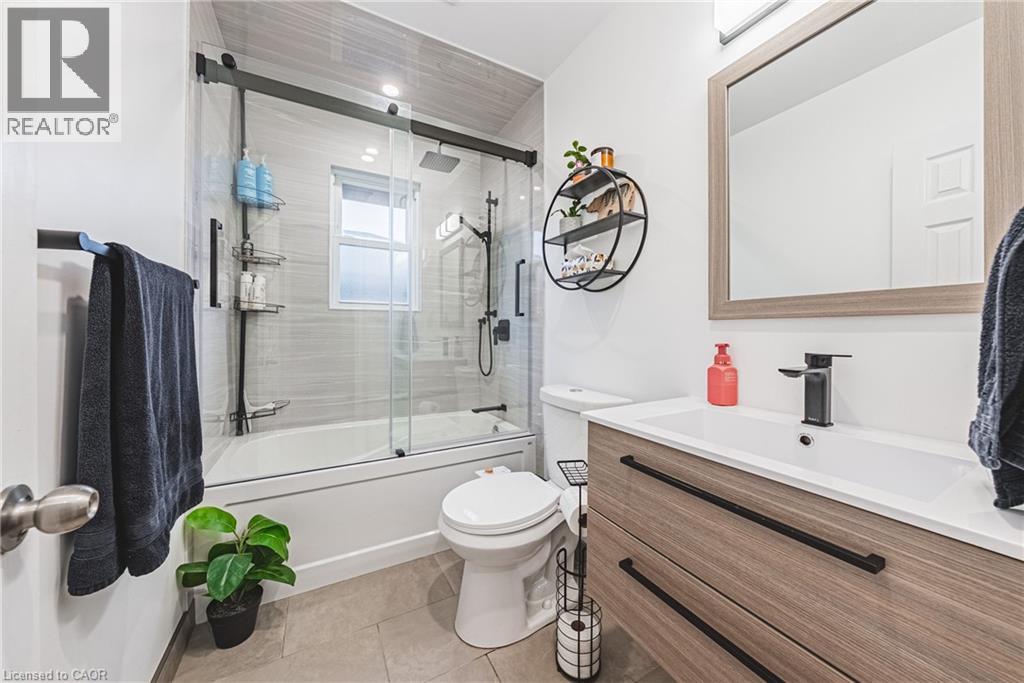 307 East 33rd Street, Hamilton, Ontario  L8V 3T9 - Photo 21 - 40787031