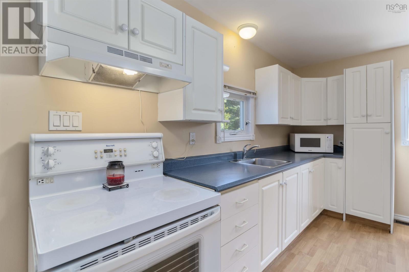 Property at 688 Cow Bay Road image 4