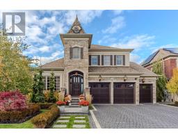 16 BLUFF TRAIL, King, Ontario