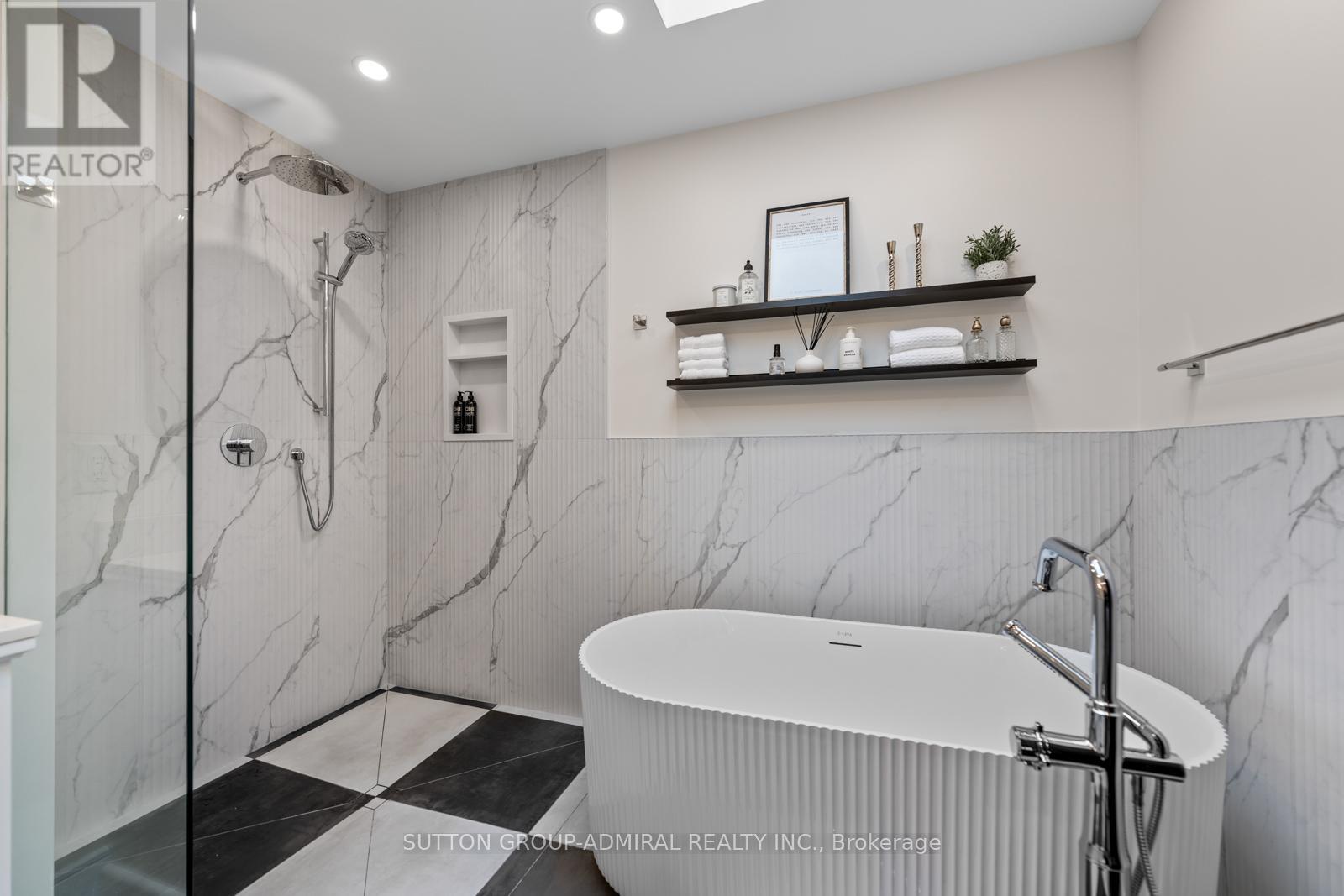 18 Tannery Court, Richmond Hill, Ontario  L4C 7V4 - Photo 34 - N12483686