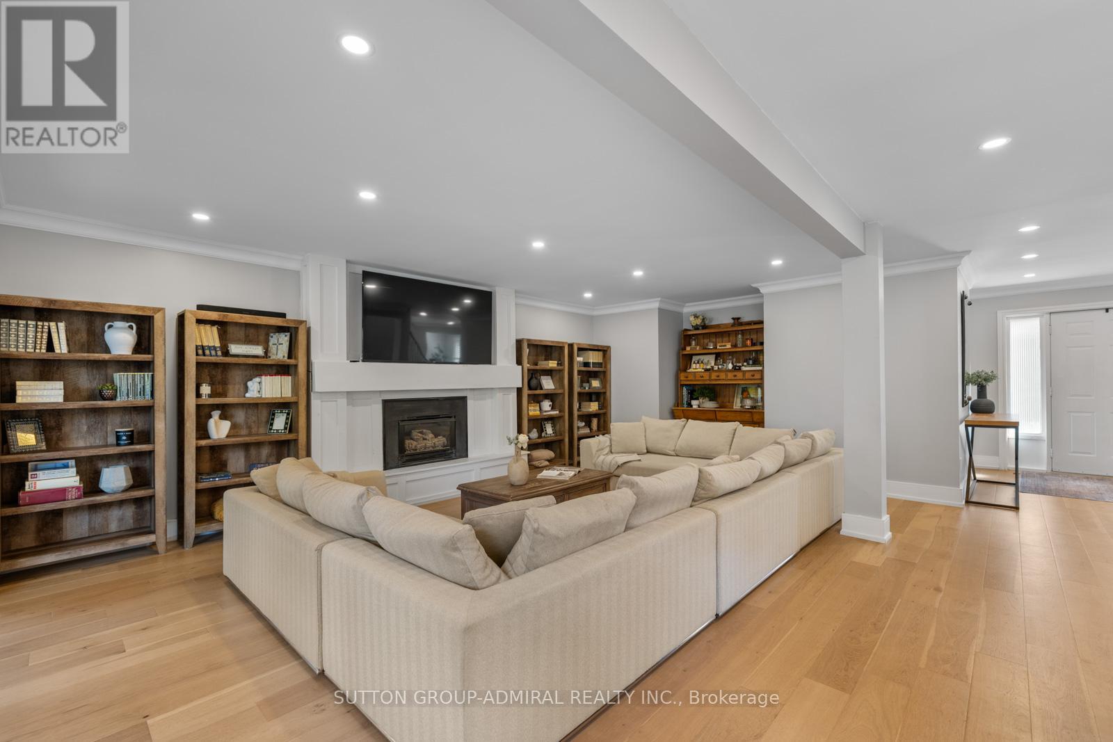 18 Tannery Court, Richmond Hill, Ontario  L4C 7V4 - Photo 29 - N12483686