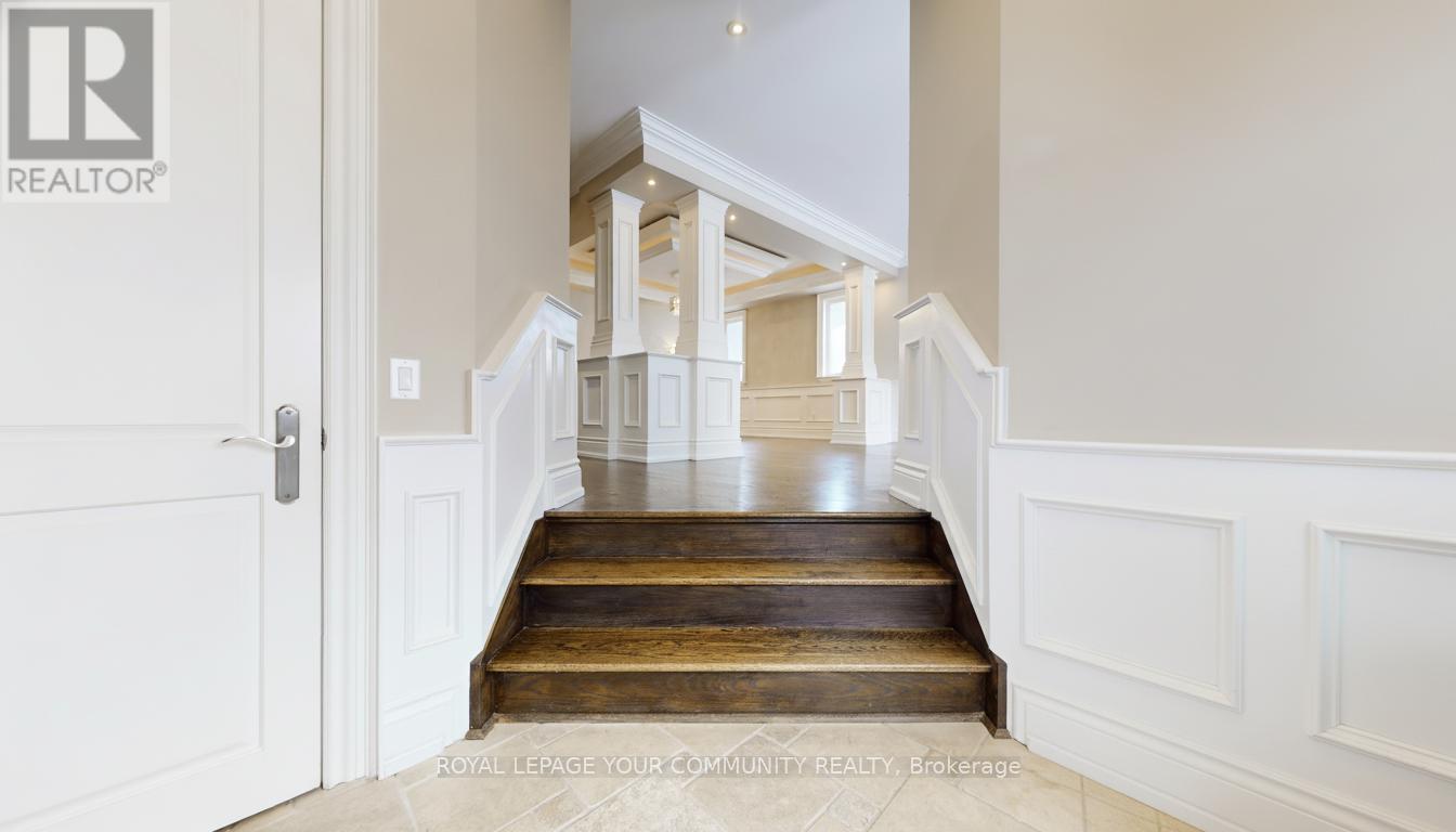 83 Hunt Avenue, Richmond Hill, Ontario  L4C 4H1 - Photo 2 - N12535842