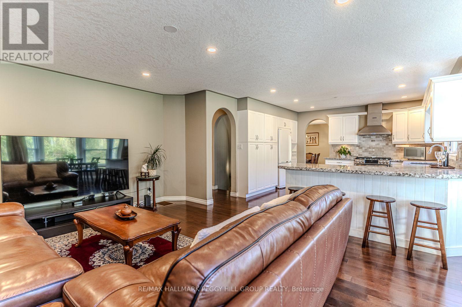 3678 Kimberley Street, Innisfil, Ontario  L9S 2L3 - Photo 4 - N12535892