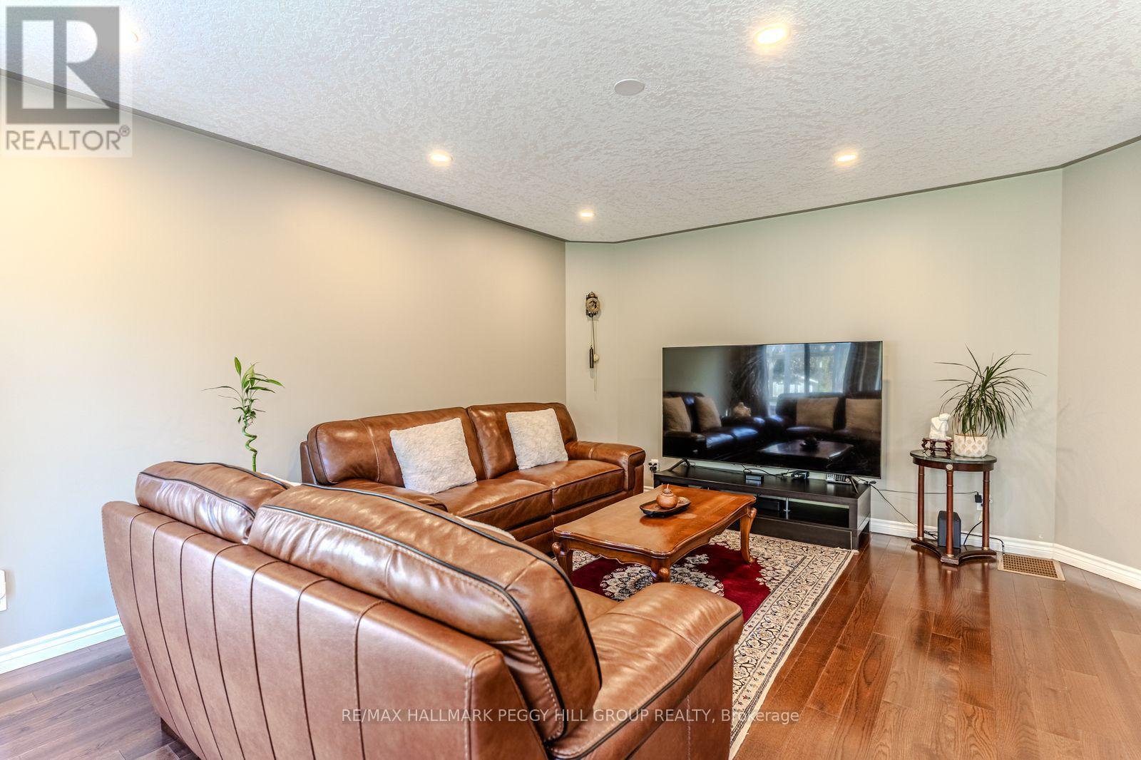 3678 Kimberley Street, Innisfil, Ontario  L9S 2L3 - Photo 5 - N12535892