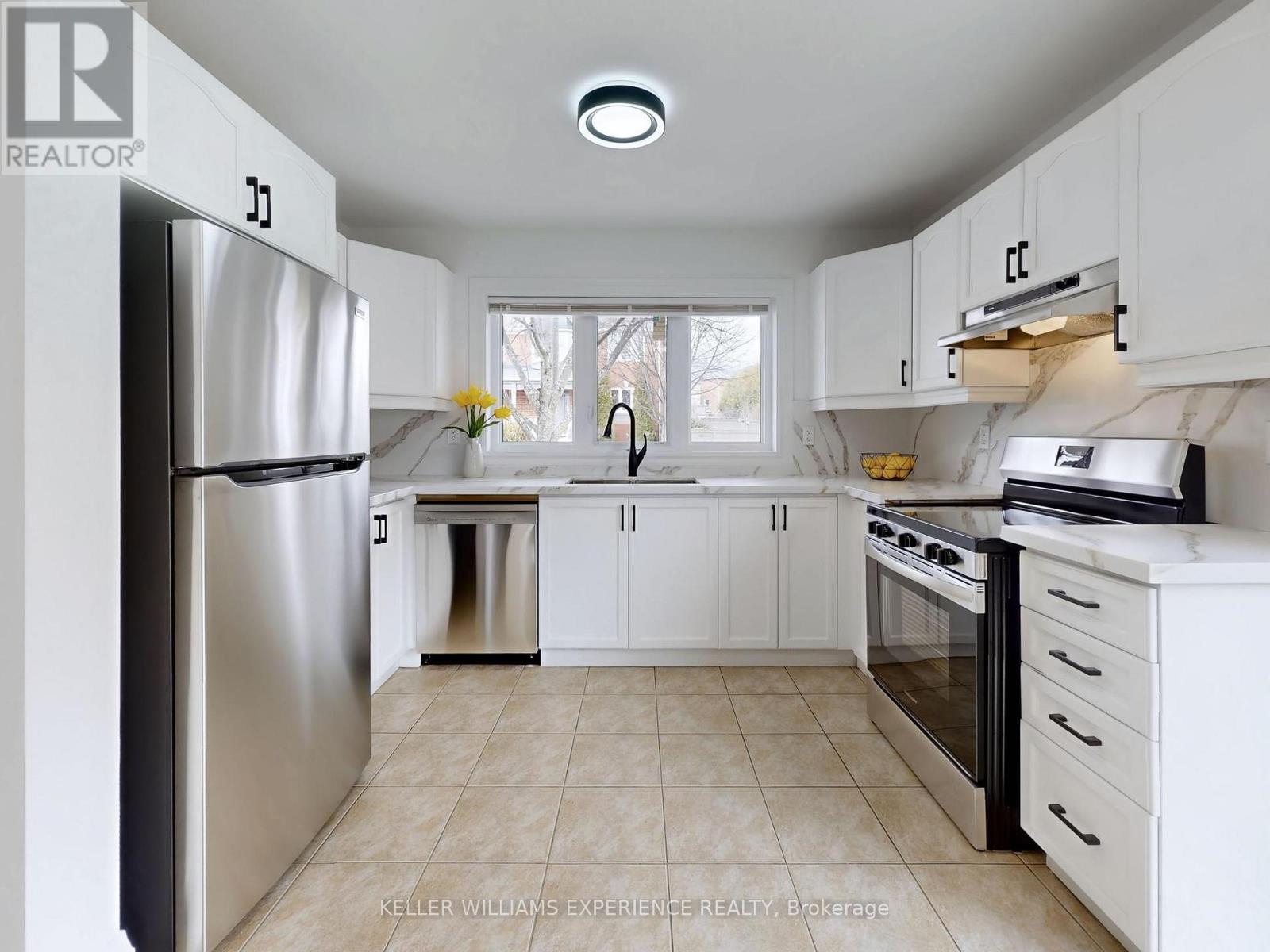 33 Hopper Lane, Newmarket, Ontario  L3X 3J6 - Photo 18 - N12535894