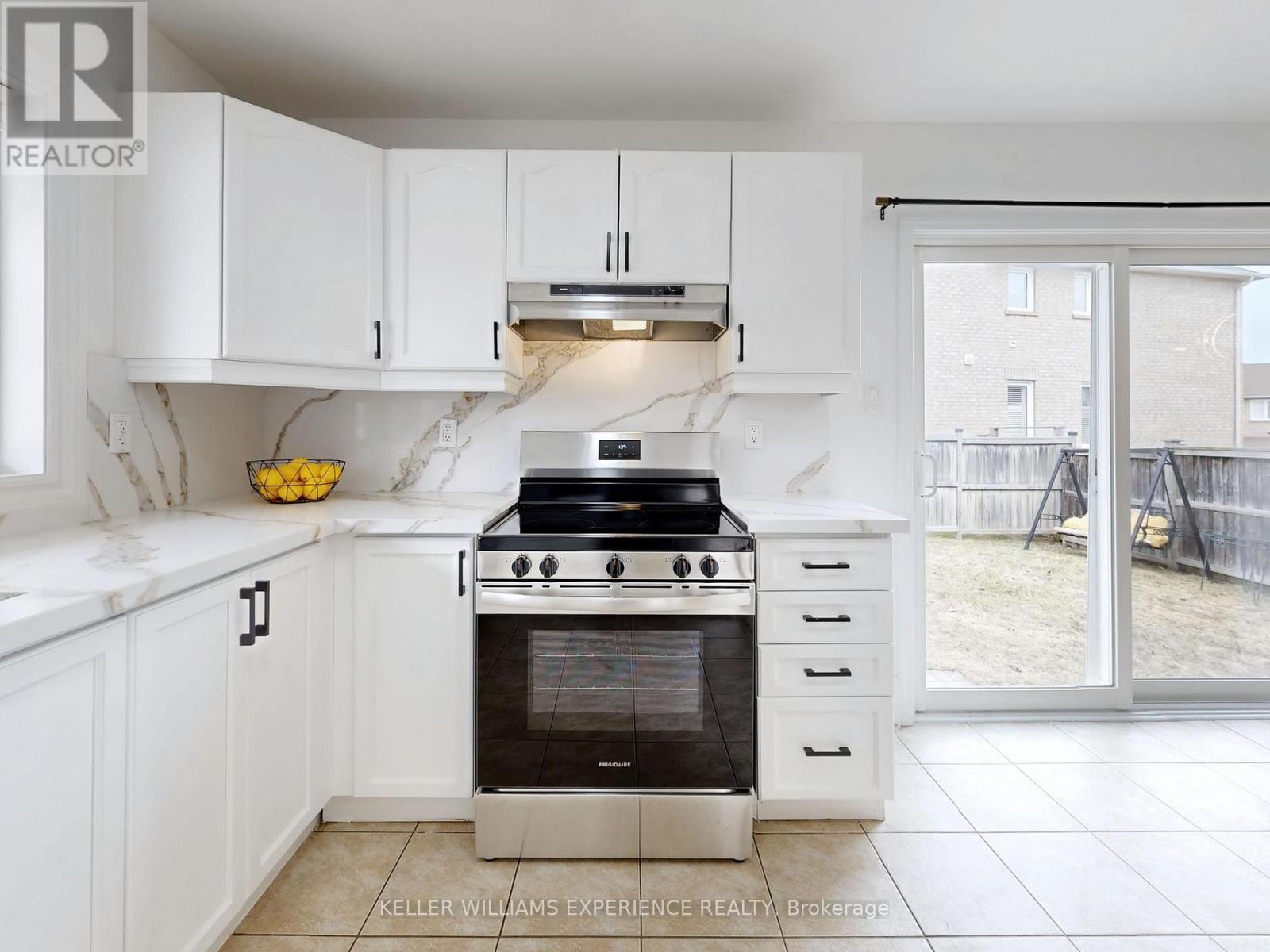 33 Hopper Lane, Newmarket, Ontario  L3X 3J6 - Photo 20 - N12535894