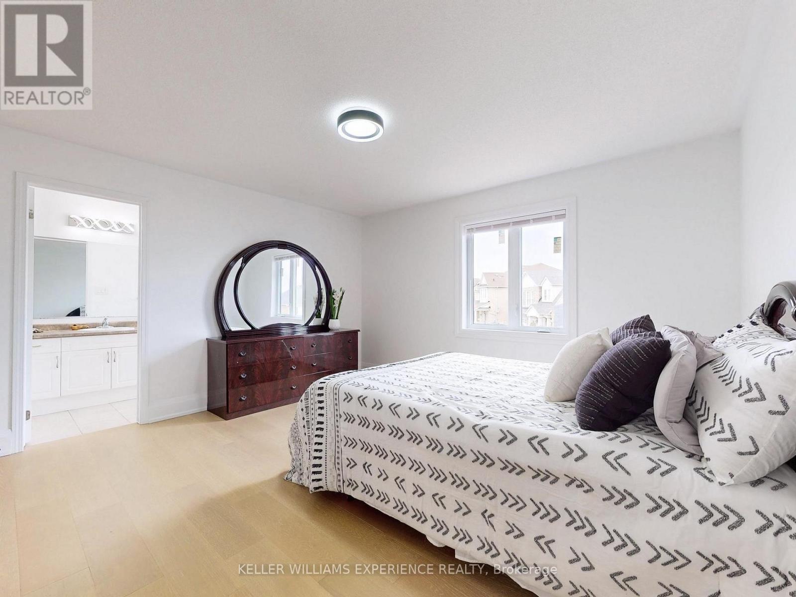 33 Hopper Lane, Newmarket, Ontario  L3X 3J6 - Photo 28 - N12535894