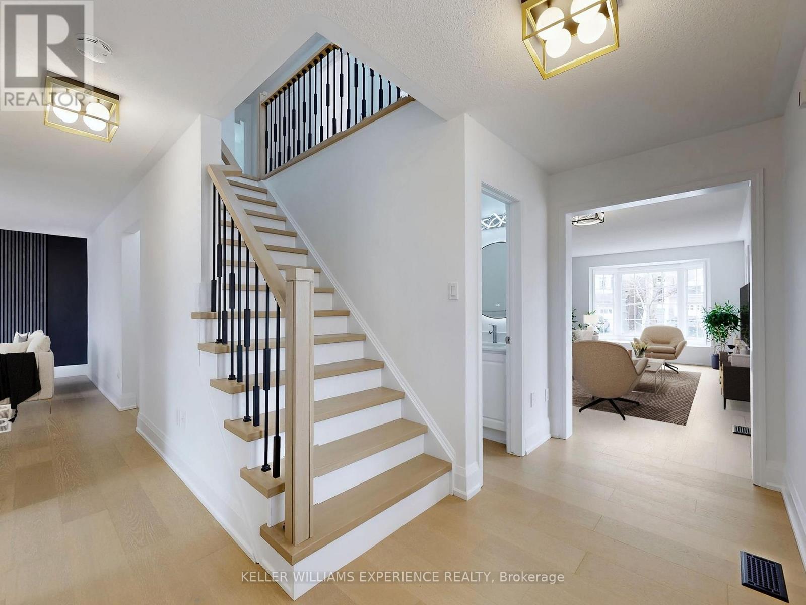 33 Hopper Lane, Newmarket, Ontario  L3X 3J6 - Photo 4 - N12535894