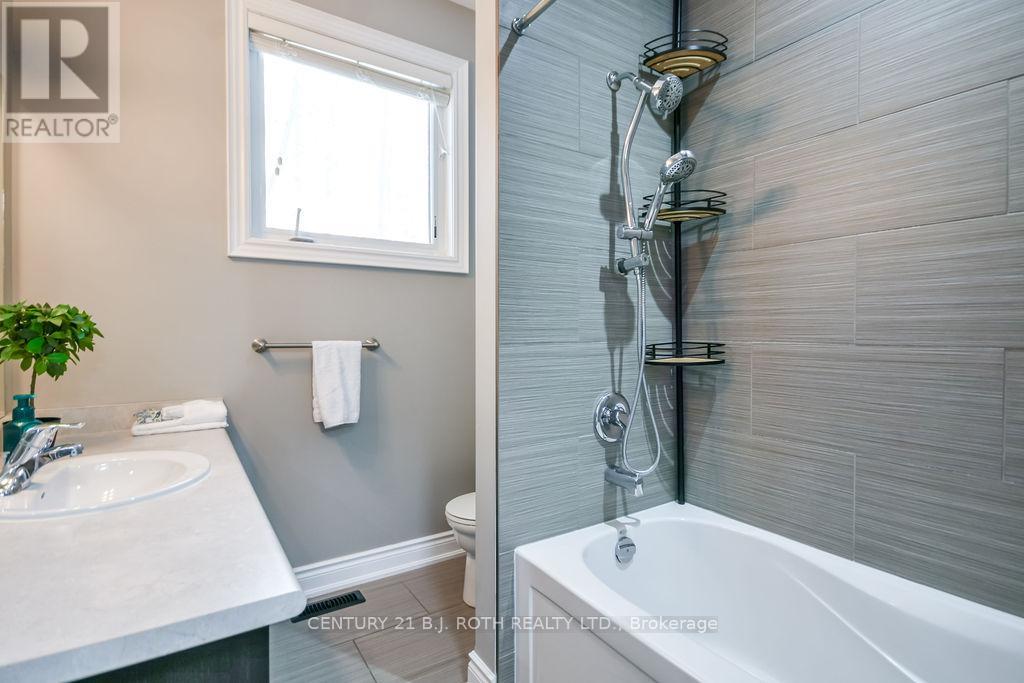 8 Merrington Avenue, Oro-Medonte, Ontario  L3V 6H2 - Photo 16 - S12535832