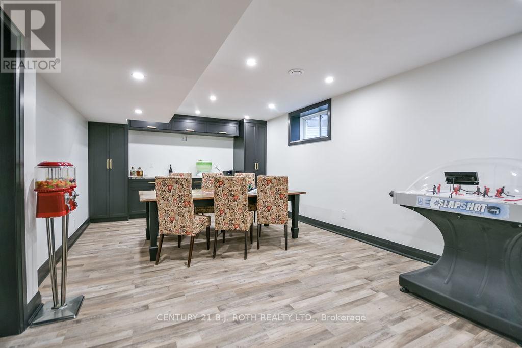 8 Merrington Avenue, Oro-Medonte, Ontario  L3V 6H2 - Photo 23 - S12535832