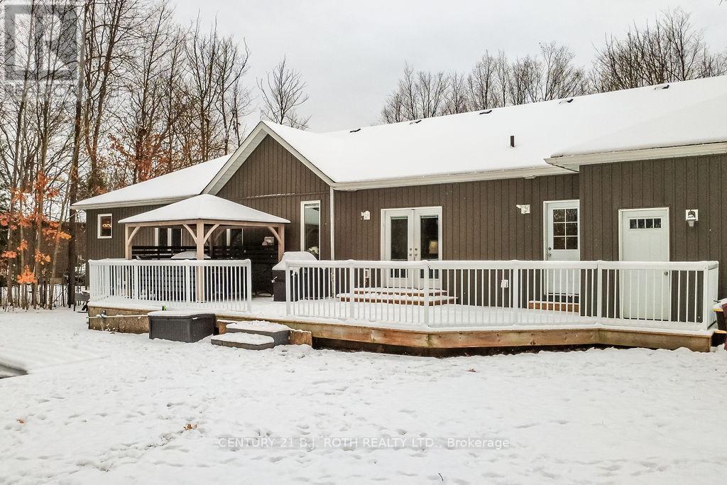 8 Merrington Avenue, Oro-Medonte, Ontario  L3V 6H2 - Photo 31 - S12535832